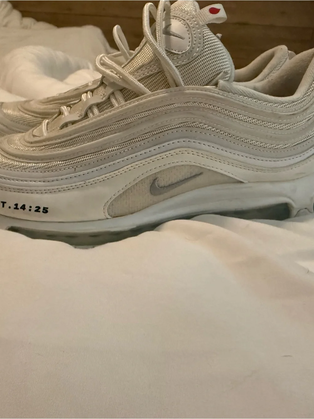 Nike Air Max 97 in Off-White/Cream